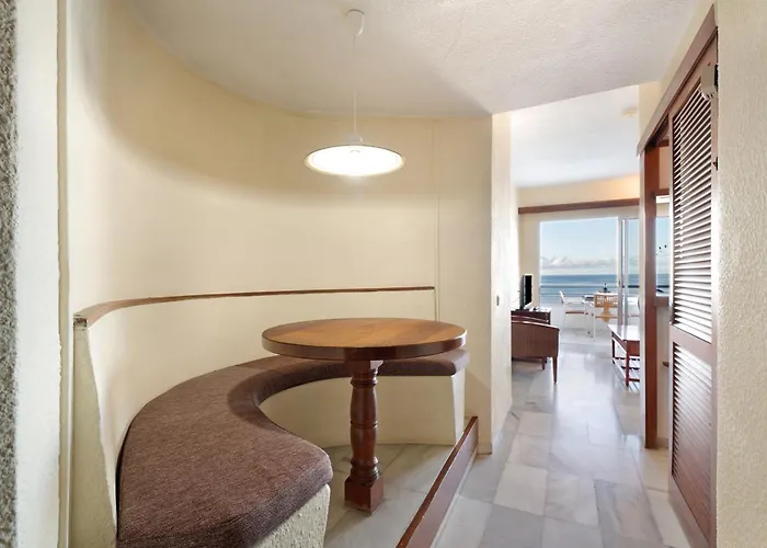 Over The Ocean 313 אדחה